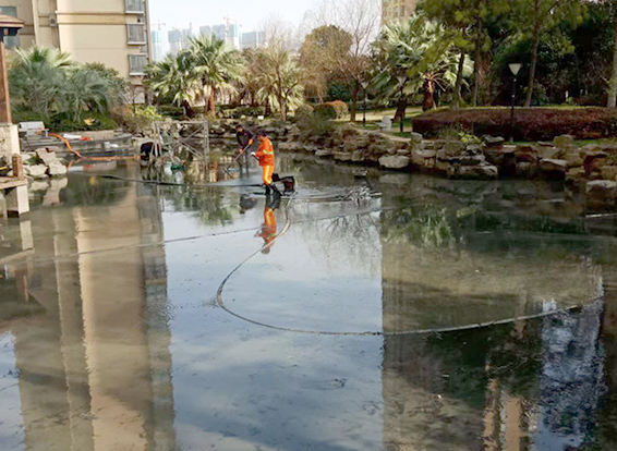 平塘景观池淤泥清理